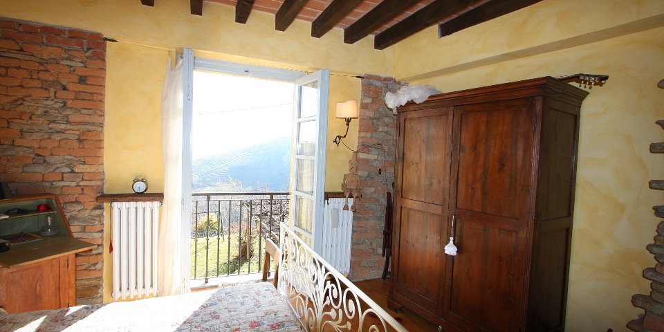 
			All four bedrooms are sunny and have a fantastic view
			