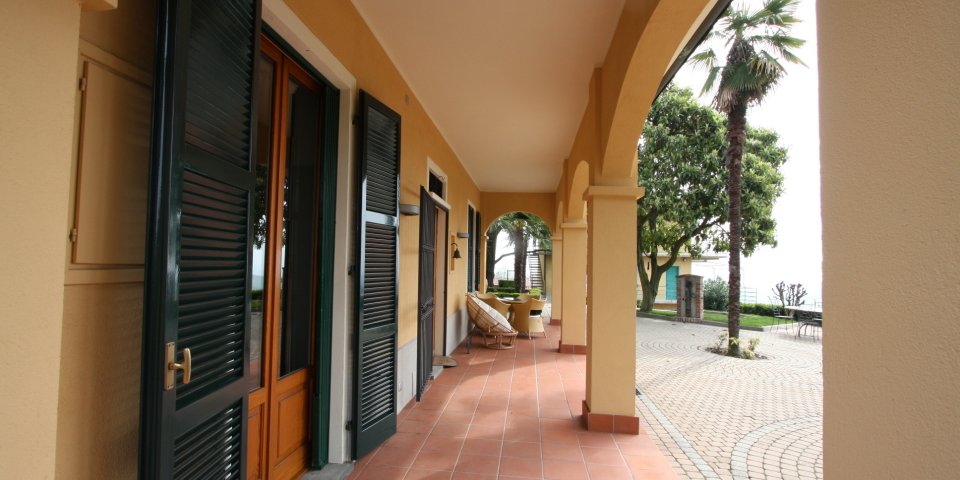 
			Der Portico auf der Südseite des Hauses
			