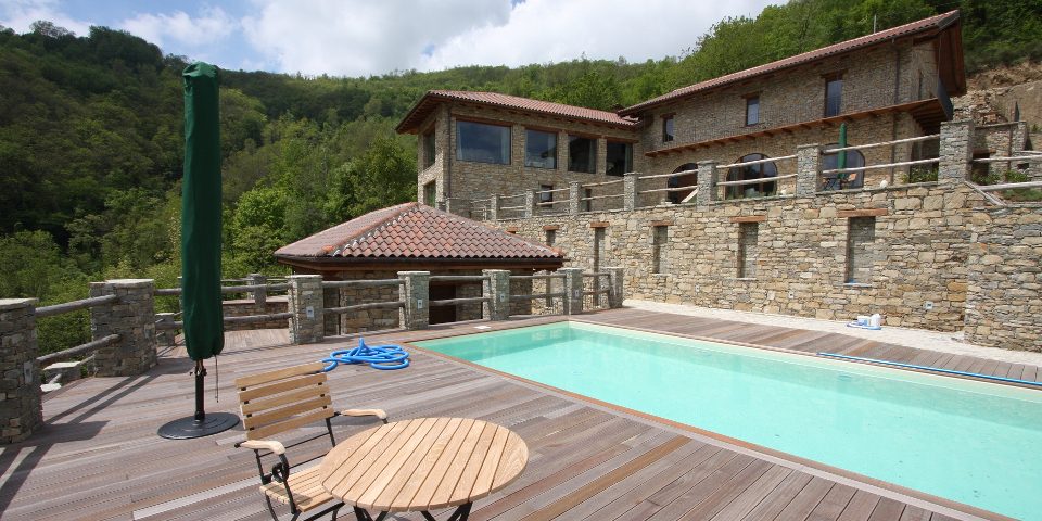 
			Das Haus von der Poolterrasse aus gesehen
			